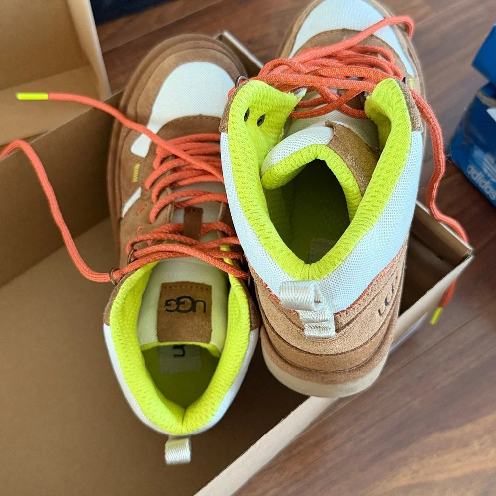 UGG Women’s Highland Hi Heritage Boots - Picture 4 of 4